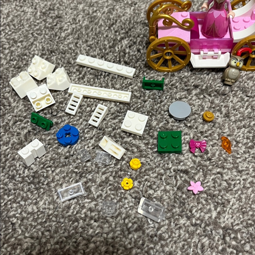 LEGO Disney Princess Aurora’s Carriage Sleeping Beauty 43173 - Picture 4 of 4